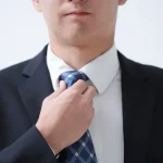 Как да вържеш вратовръзка